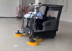 電動(dòng)掃地車(chē)廠家哪家好？?jī)r(jià)格怎么樣